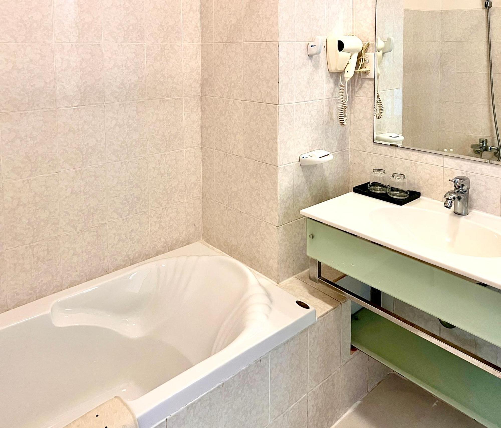 Chau Pho Hotel Chau Doc Luaran gambar